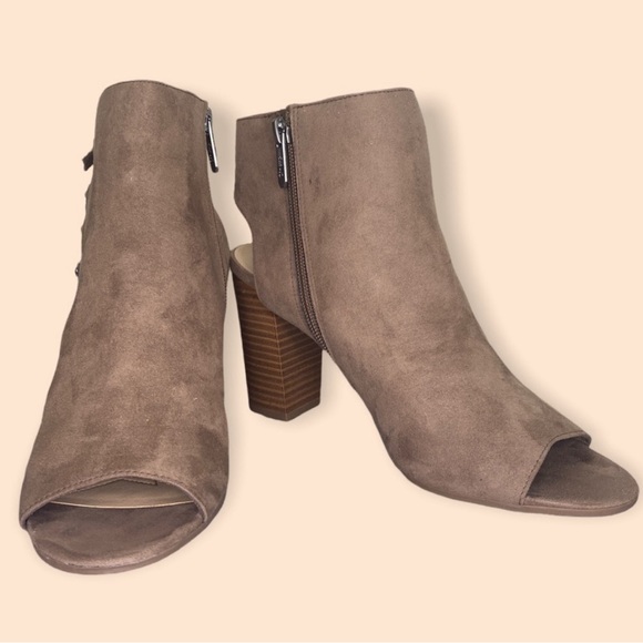 Circus by Sam Edelman Shoes - Circus by Sam Edelman Edna Taupe Peep Toe Bootie Shoes Size 9